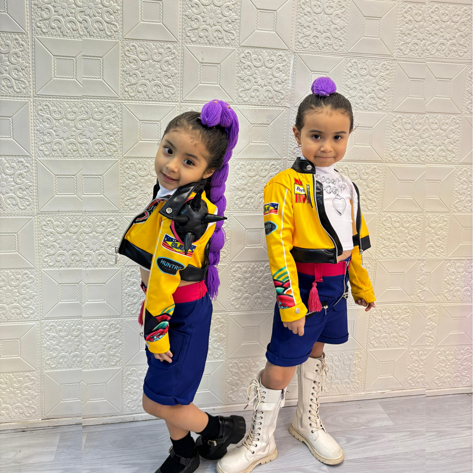 TRAJE AMARILLO DE RUMI