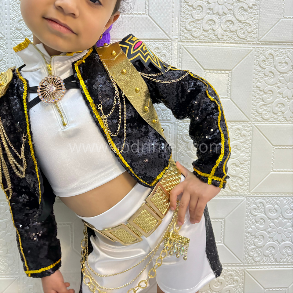 TRAJE GOLDEN DE RUMI