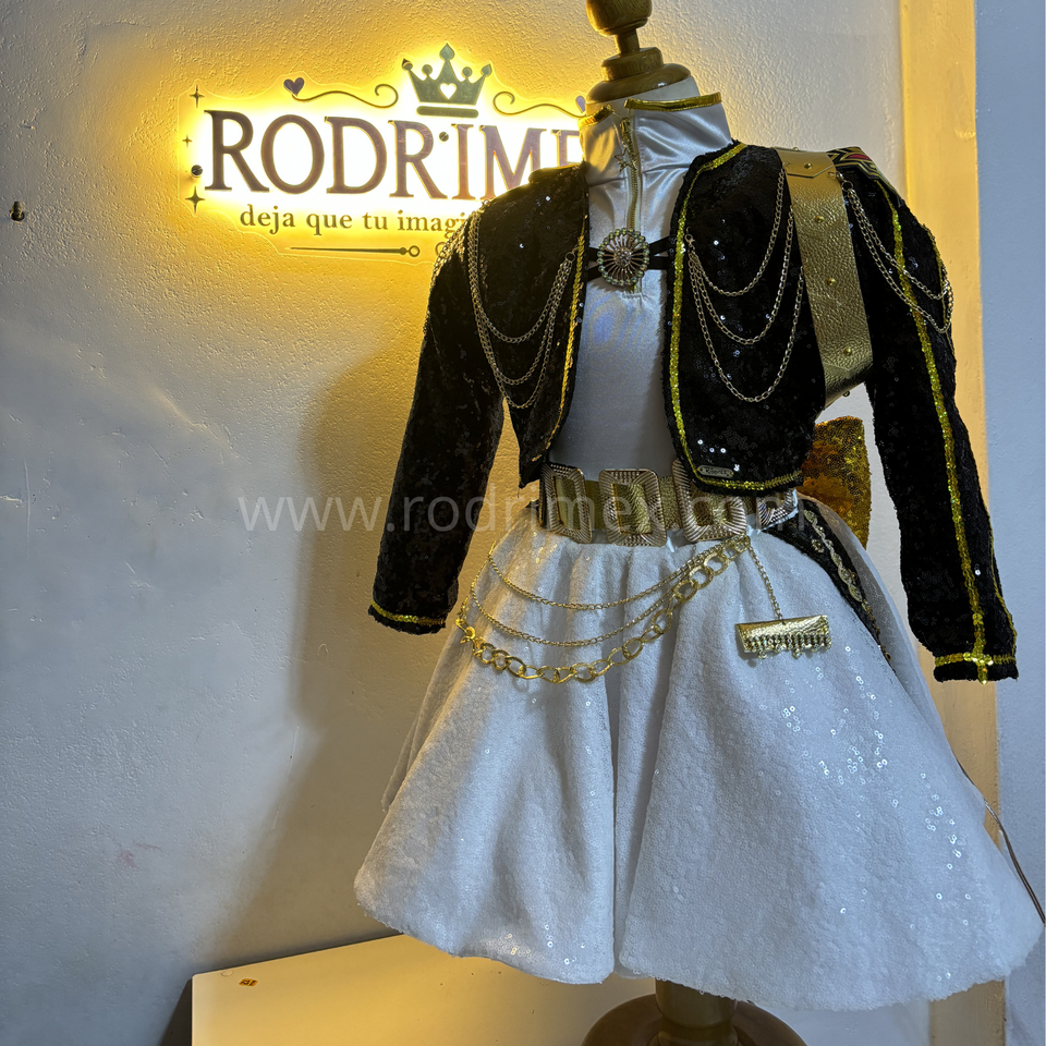 TRAJE GOLDEN DE RUMI PREMIUM