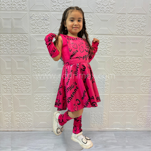 TRAJE DE LARA CAMPOS FUCSIA
